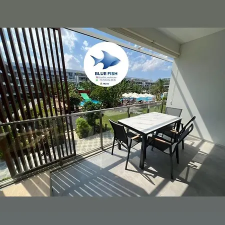 Apartment Courtyard Long